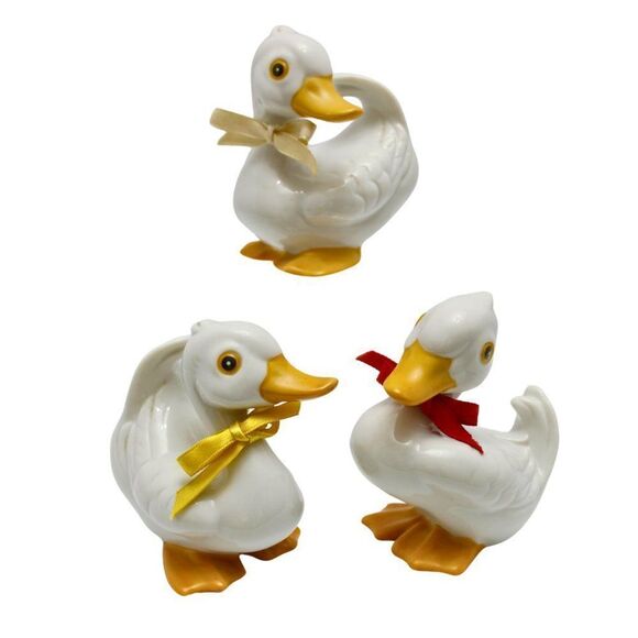 Vintage Duckling Figurines White Porcelain Set of 3 w/bows Cottagecore Kitsch - Picture 2 of 5